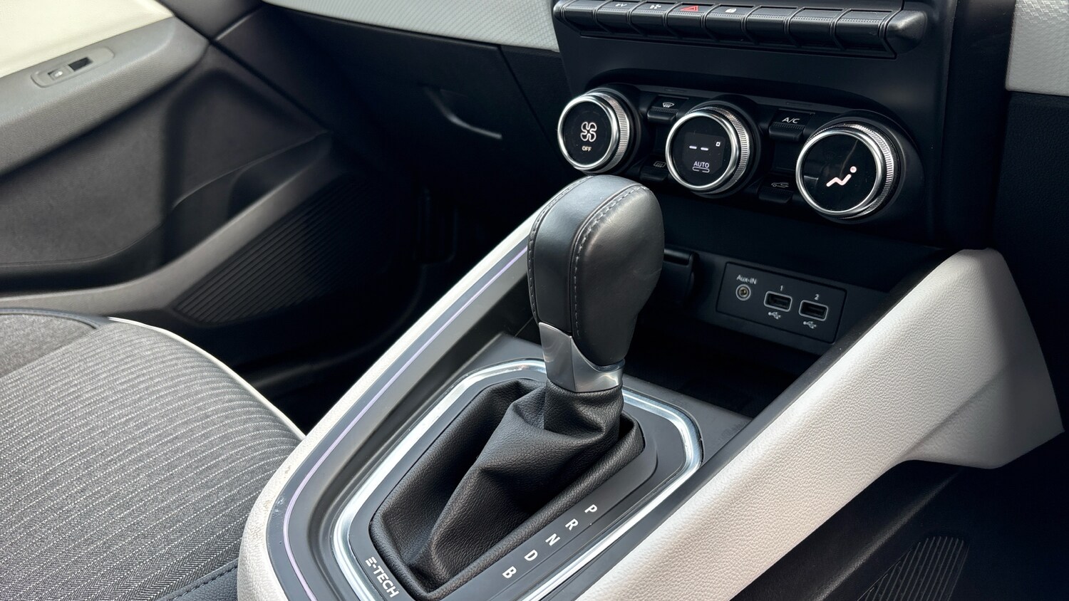Used Renault Clio 2022 for sale - 76244725: Photo 13