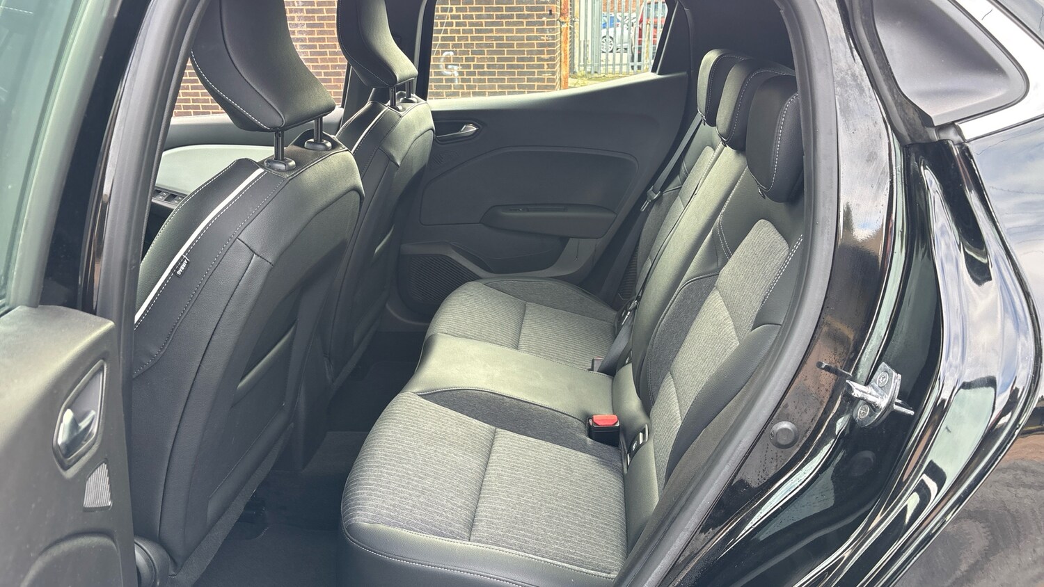 Used Renault Clio 2022 for sale - 76244725: Photo 16
