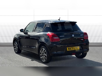 Used Suzuki Swift 2021 for sale - 75934341: Photo