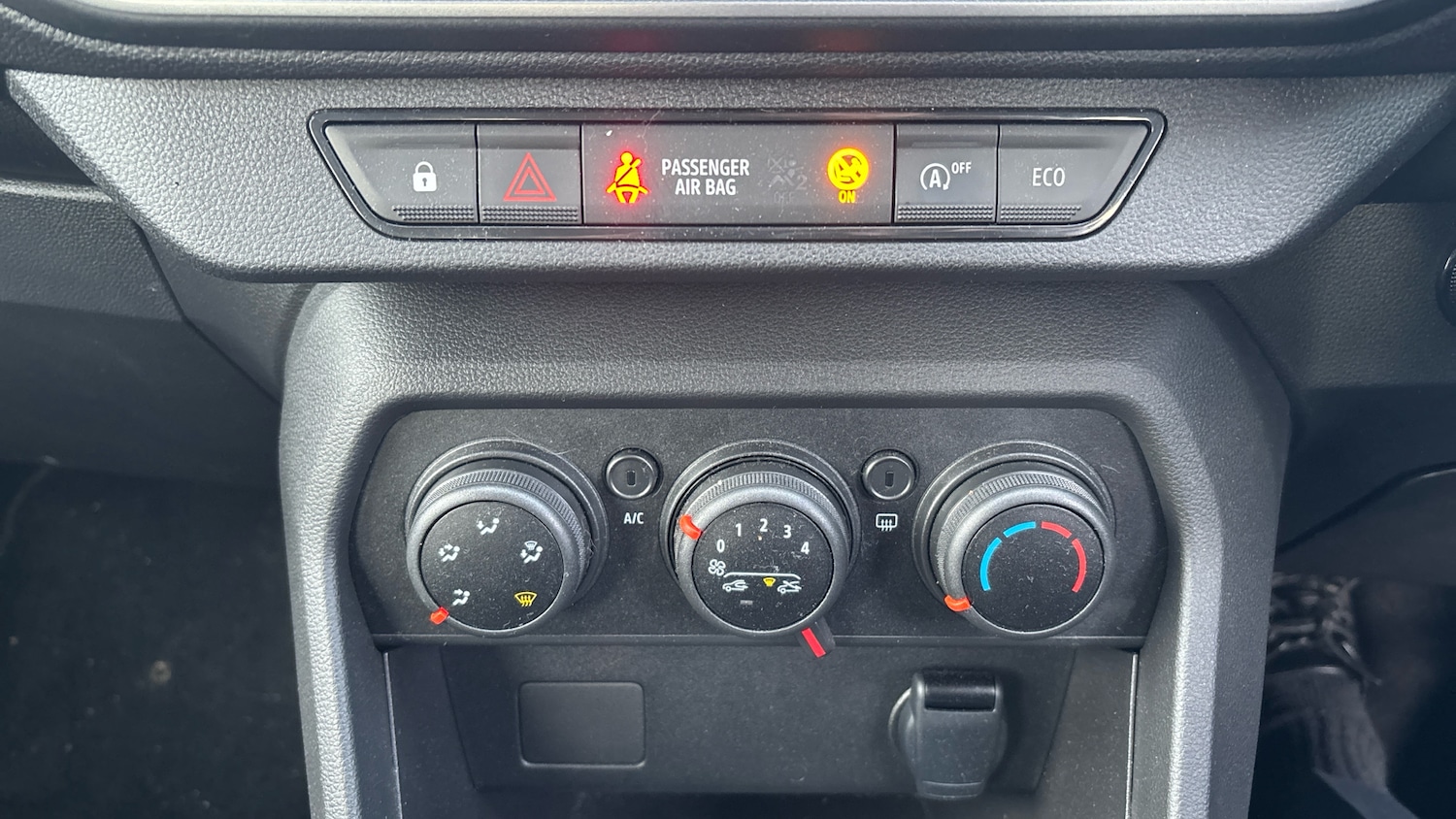 Used Dacia Sandero 2023 for sale - 76833936: Photo 36