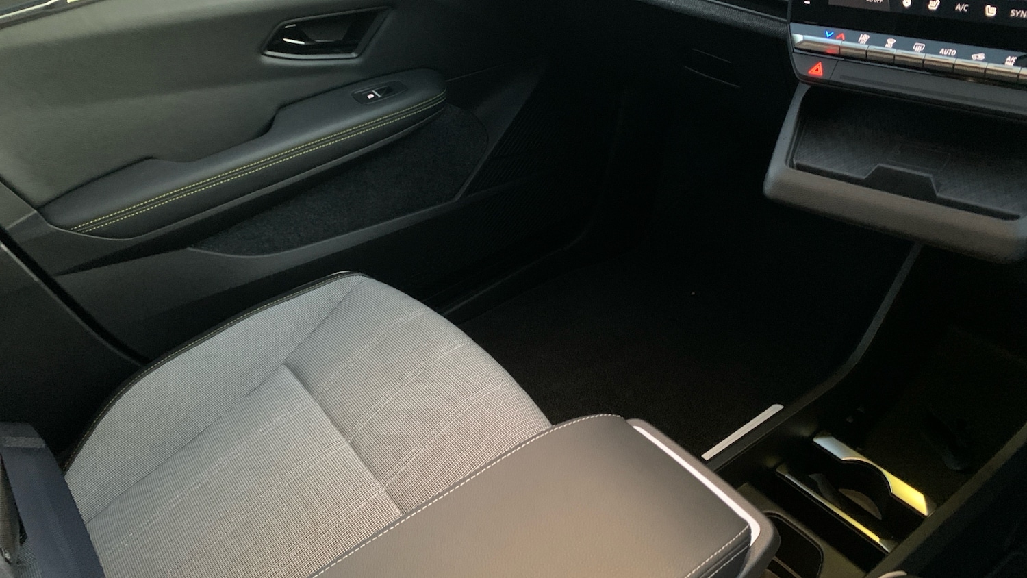 Used Renault Megane E Tech 2023 for sale - 76737952: Photo 14