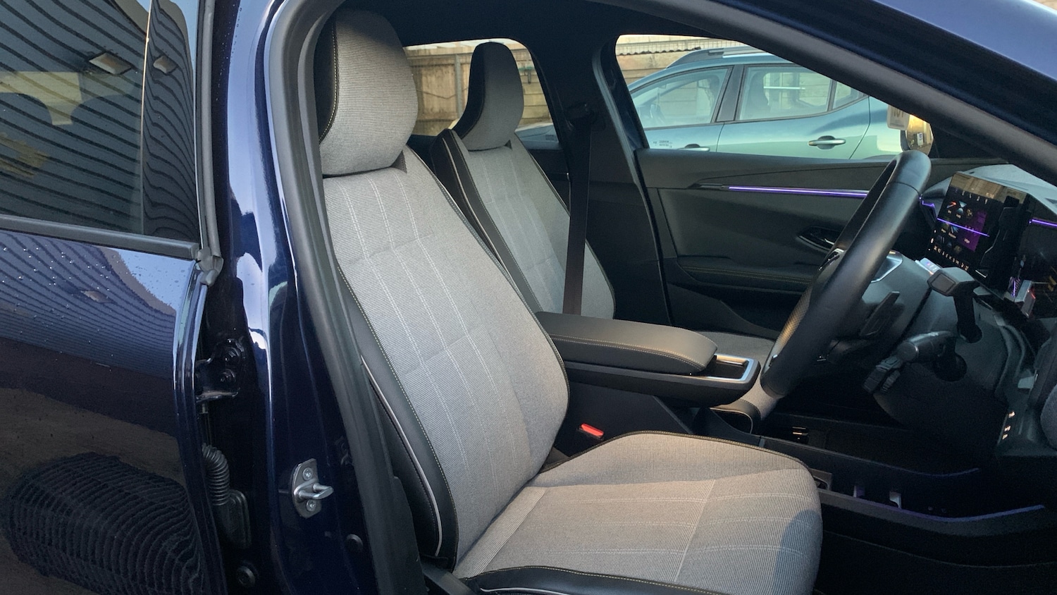 Used Renault Megane E Tech 2023 for sale - 76737952: Photo 32