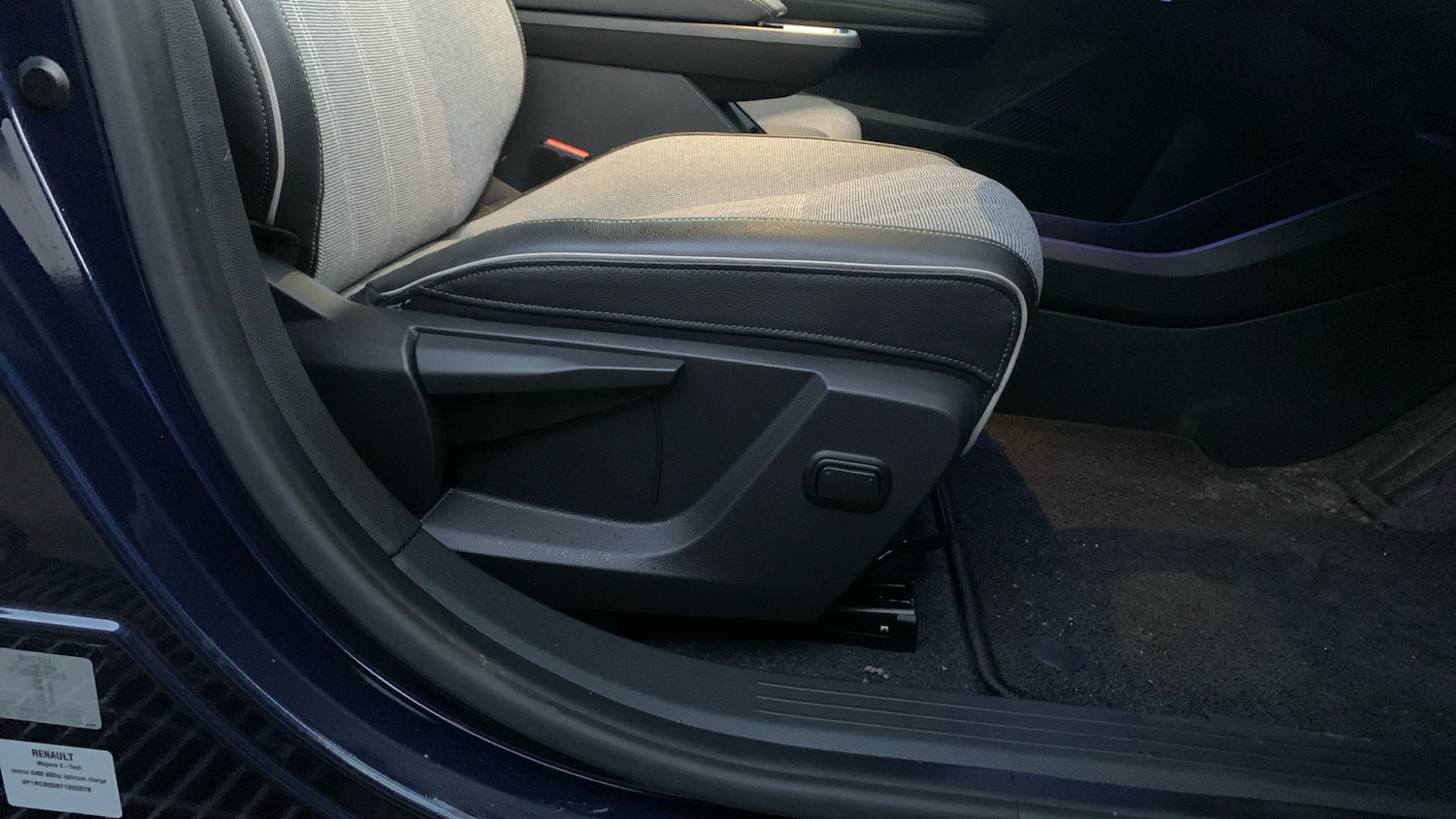 Used Renault Megane E Tech 2023 for sale - 76737952: Photo 33