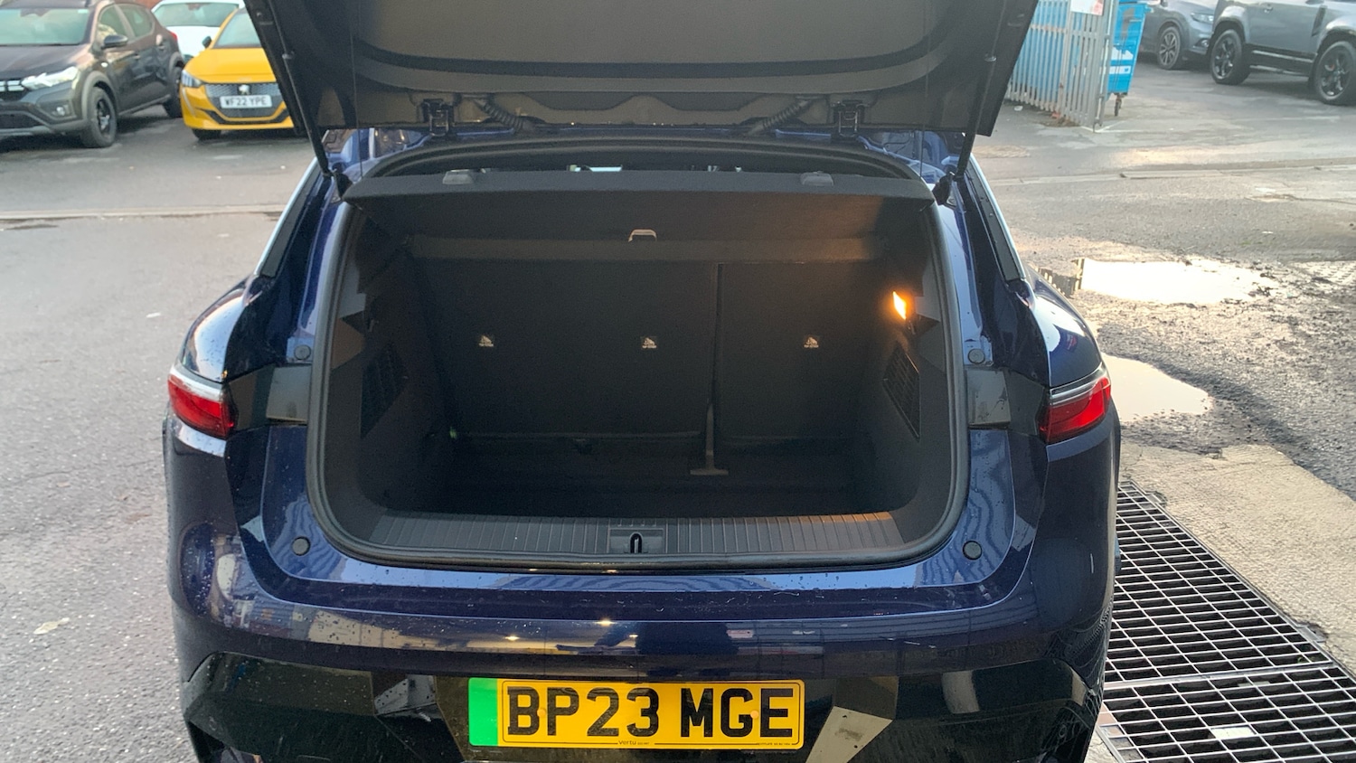 Used Renault Megane E Tech 2023 for sale - 76737952: Photo 4