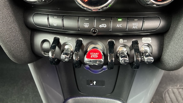 Used MINI Hatch 2018 for sale - 76222107: Photo 31