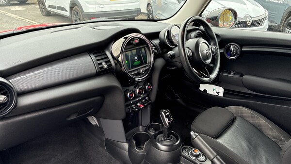 Used MINI Hatch 2018 for sale - 76222107: Photo 9