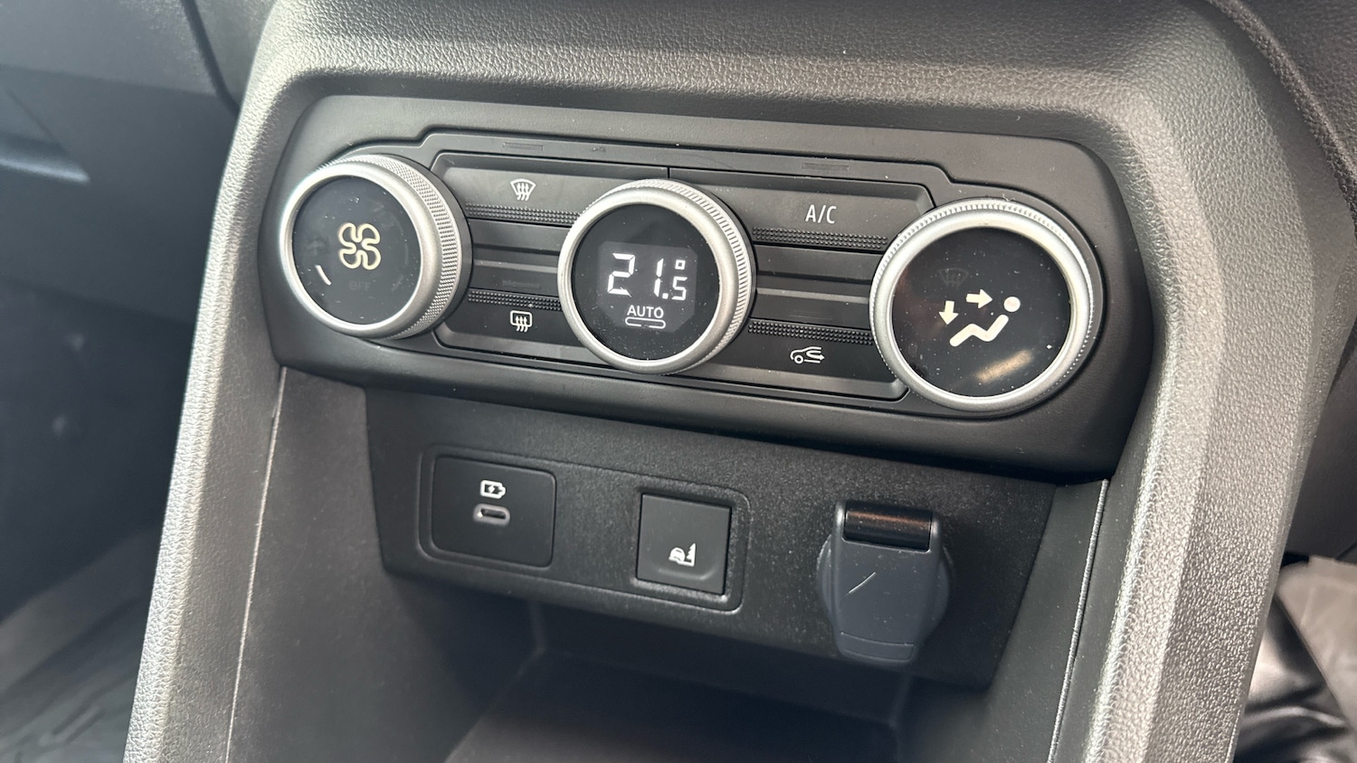 Used Dacia Jogger 2025 for sale - 76391667: Photo 37