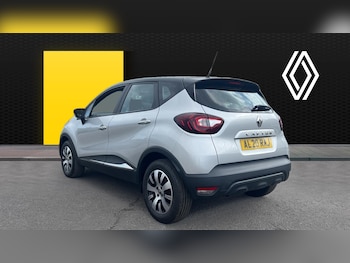 Used Renault Captur 2020 for sale - 75421622: Photo
