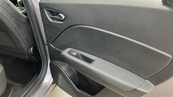 Used Renault Captur 2022 for sale - 76143554: Photo 35