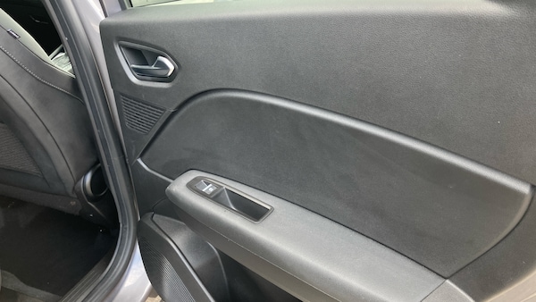 Used Renault Captur 2022 for sale - 76143554: Photo 41
