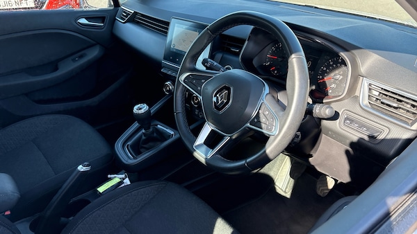 Used Renault Clio 2022 for sale - 76117319: Photo 11
