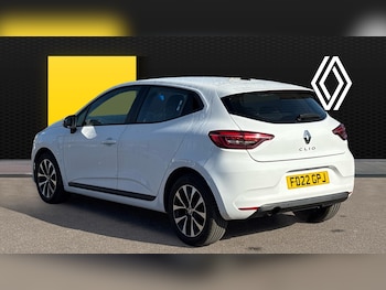 Used Renault Clio 2022 for sale - 76117319: Photo 2