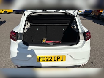 Used Renault Clio 2022 for sale - 76117319: Photo 4