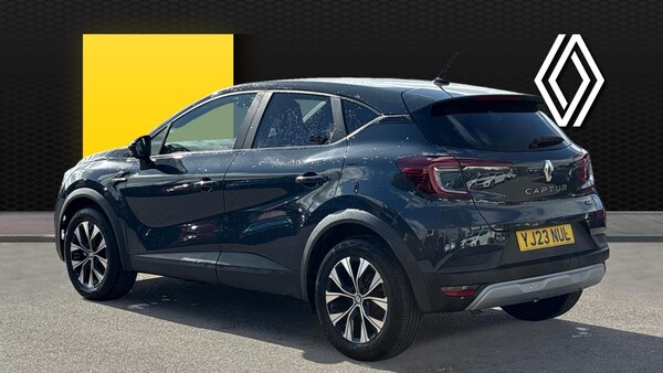 Used Renault Captur 2023 for sale - 76100854: Photo 2