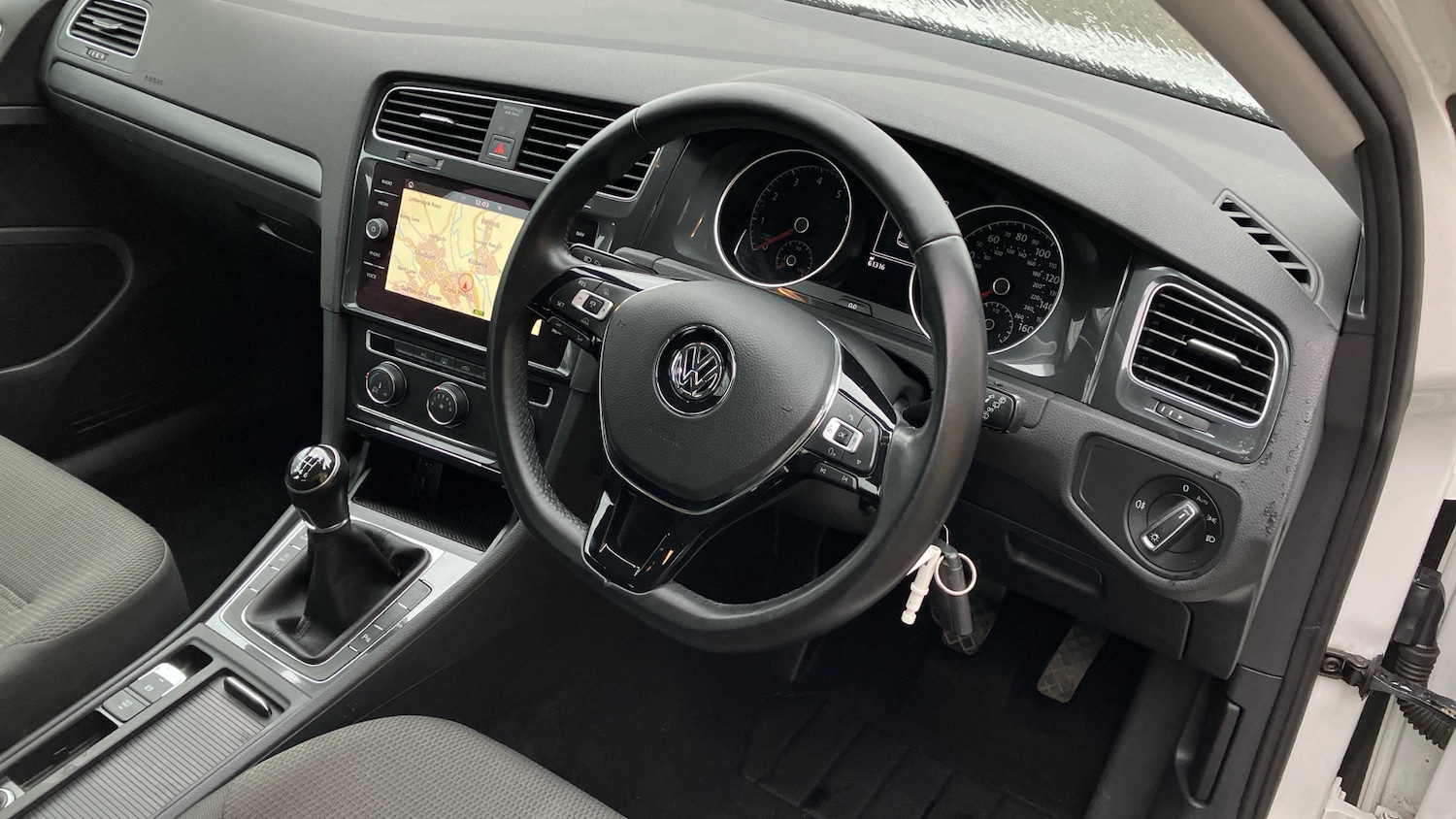 Used Volkswagen Golf 2017 for sale - 76795085: Photo 6
