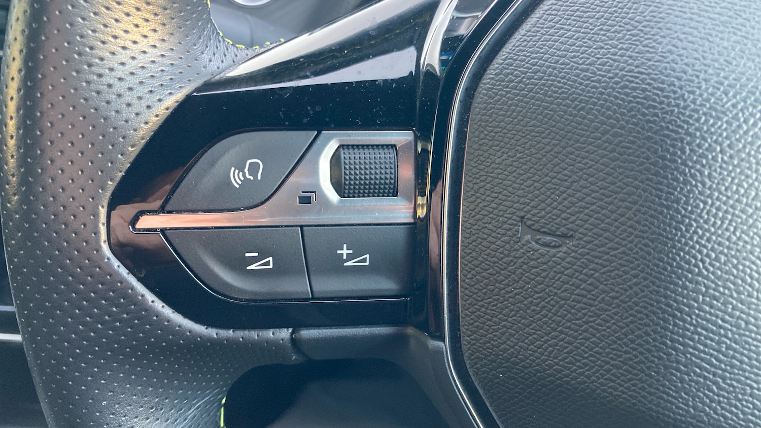 Used Peugeot 208 2022 for sale - 76862284: Photo 30