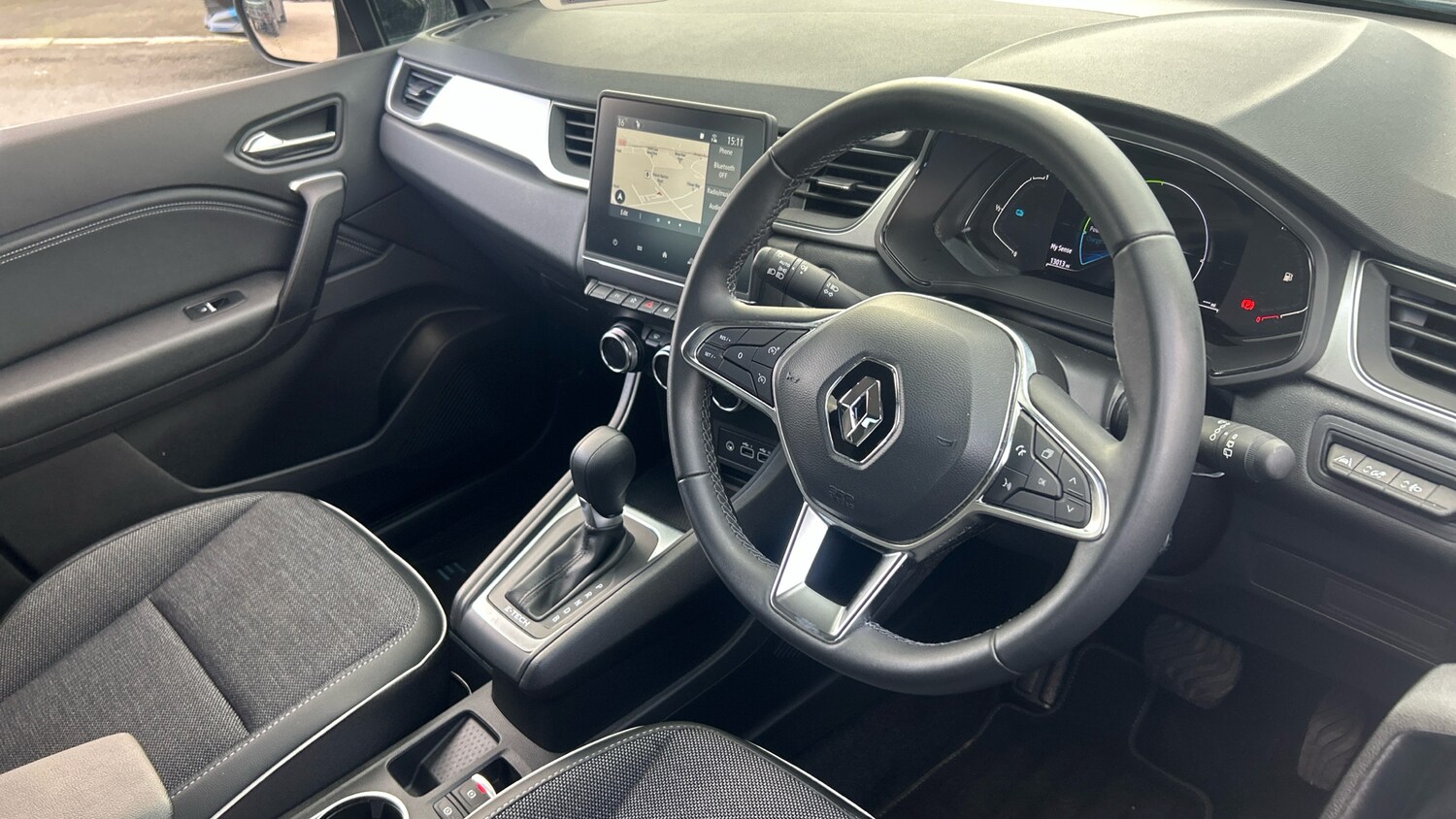 Used Renault Captur 2023 for sale - 77830375: Photo 11