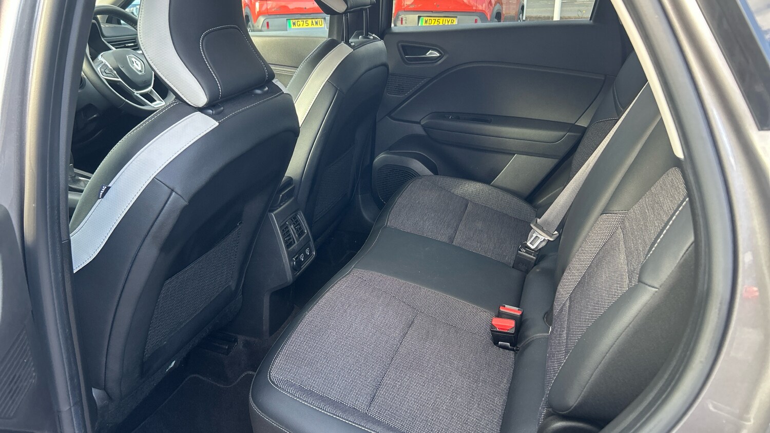 Used Renault Captur 2023 for sale - 77830375: Photo 16