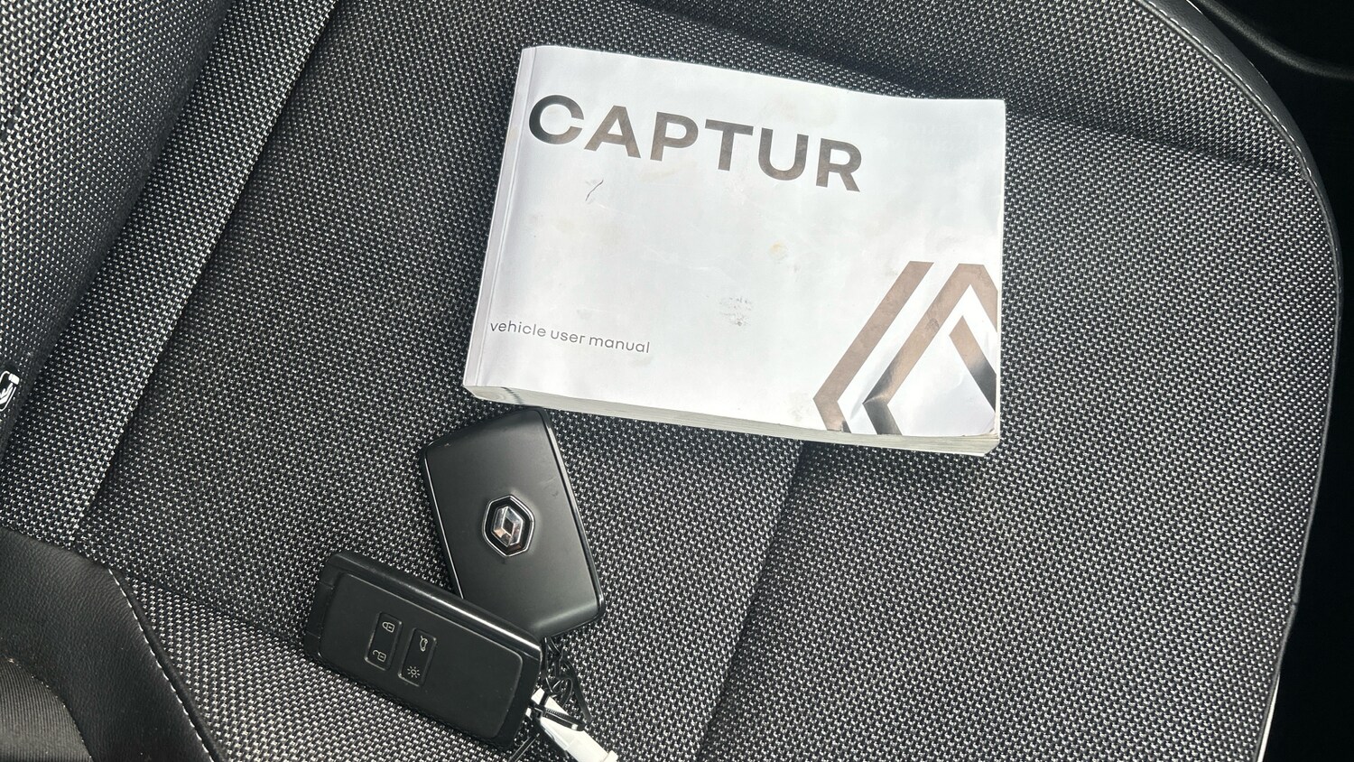 Used Renault Captur 2023 for sale - 77830375: Photo 19