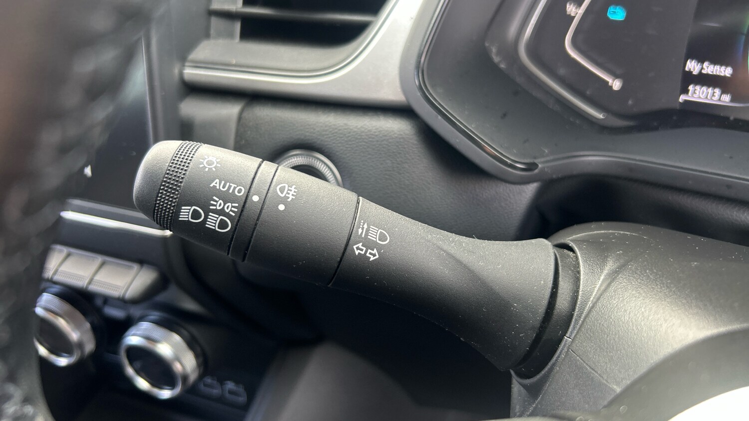 Used Renault Captur 2023 for sale - 77830375: Photo 27