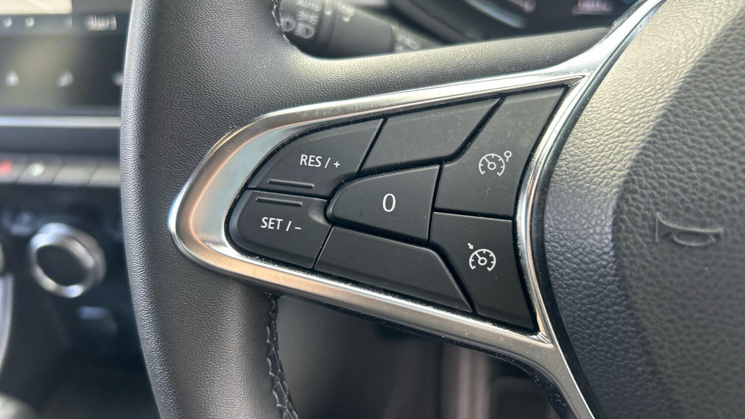 Used Renault Captur 2023 for sale - 77830375: Photo 30