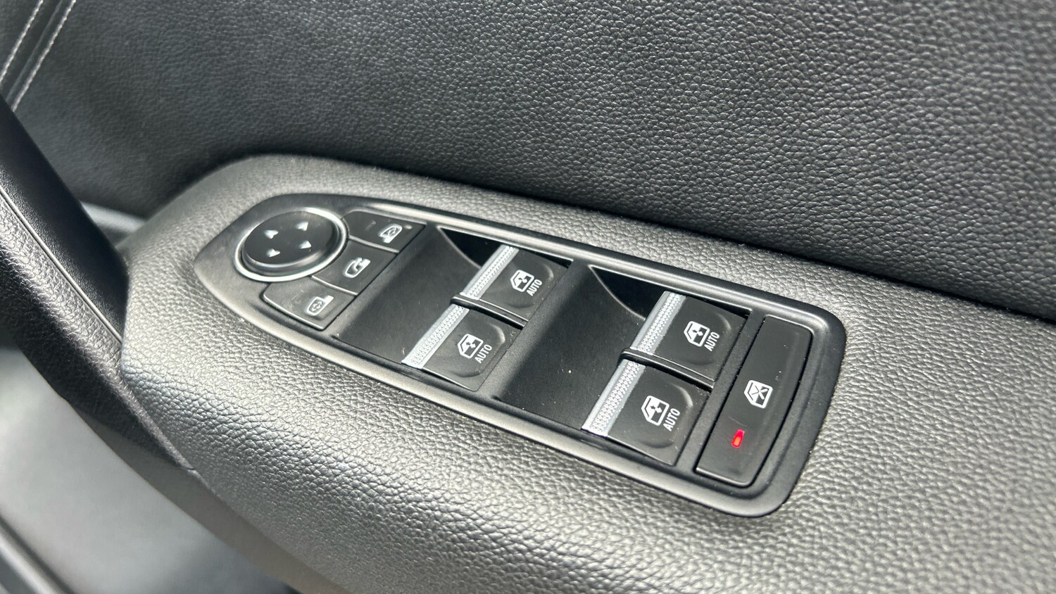 Used Renault Captur 2023 for sale - 77830375: Photo 33