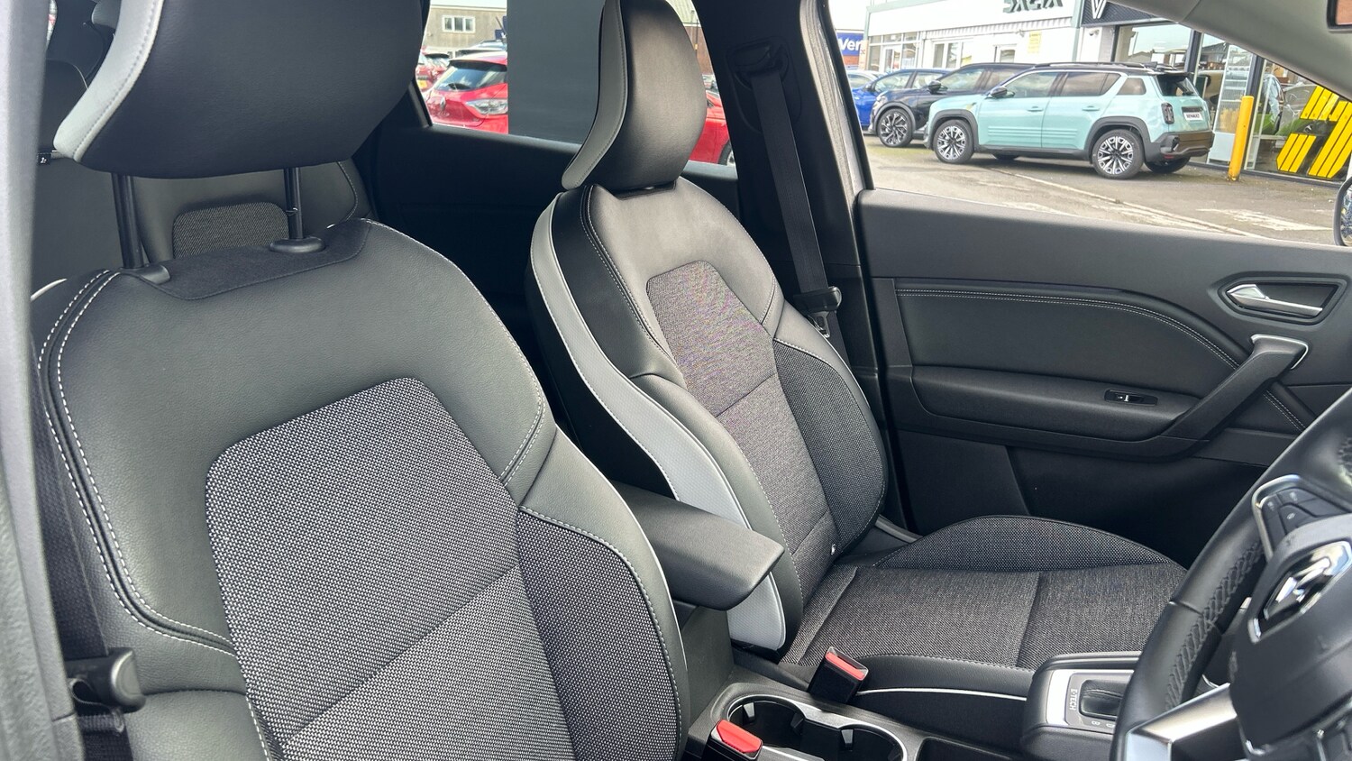 Used Renault Captur 2023 for sale - 77830375: Photo 34