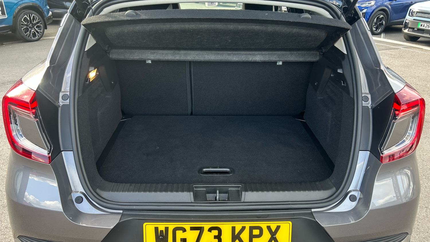 Used Renault Captur 2023 for sale - 77830375: Photo 4