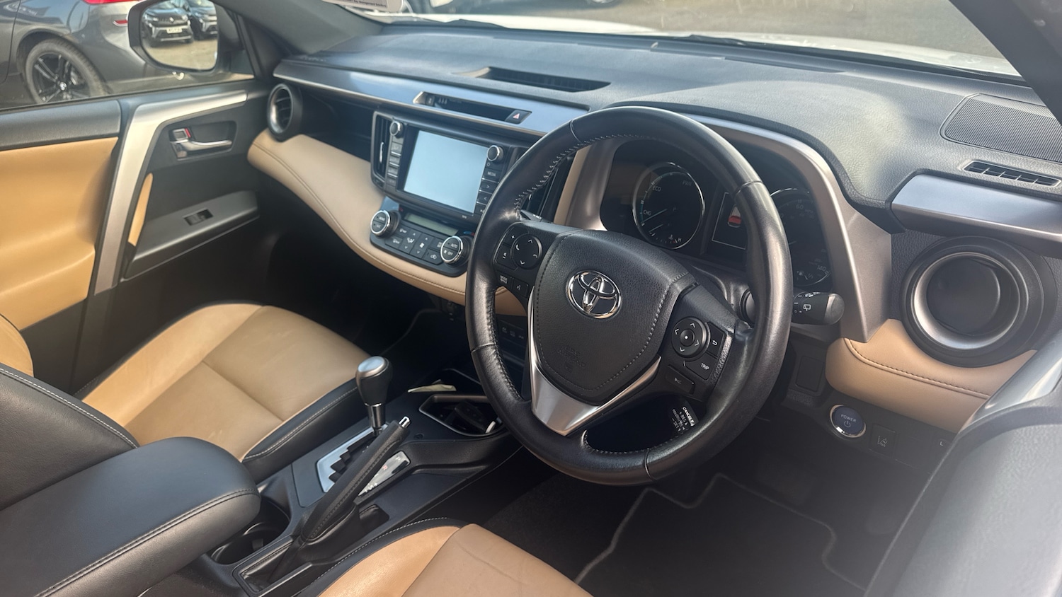 Used Toyota RAV4 2017 for sale - 77803512: Photo 11
