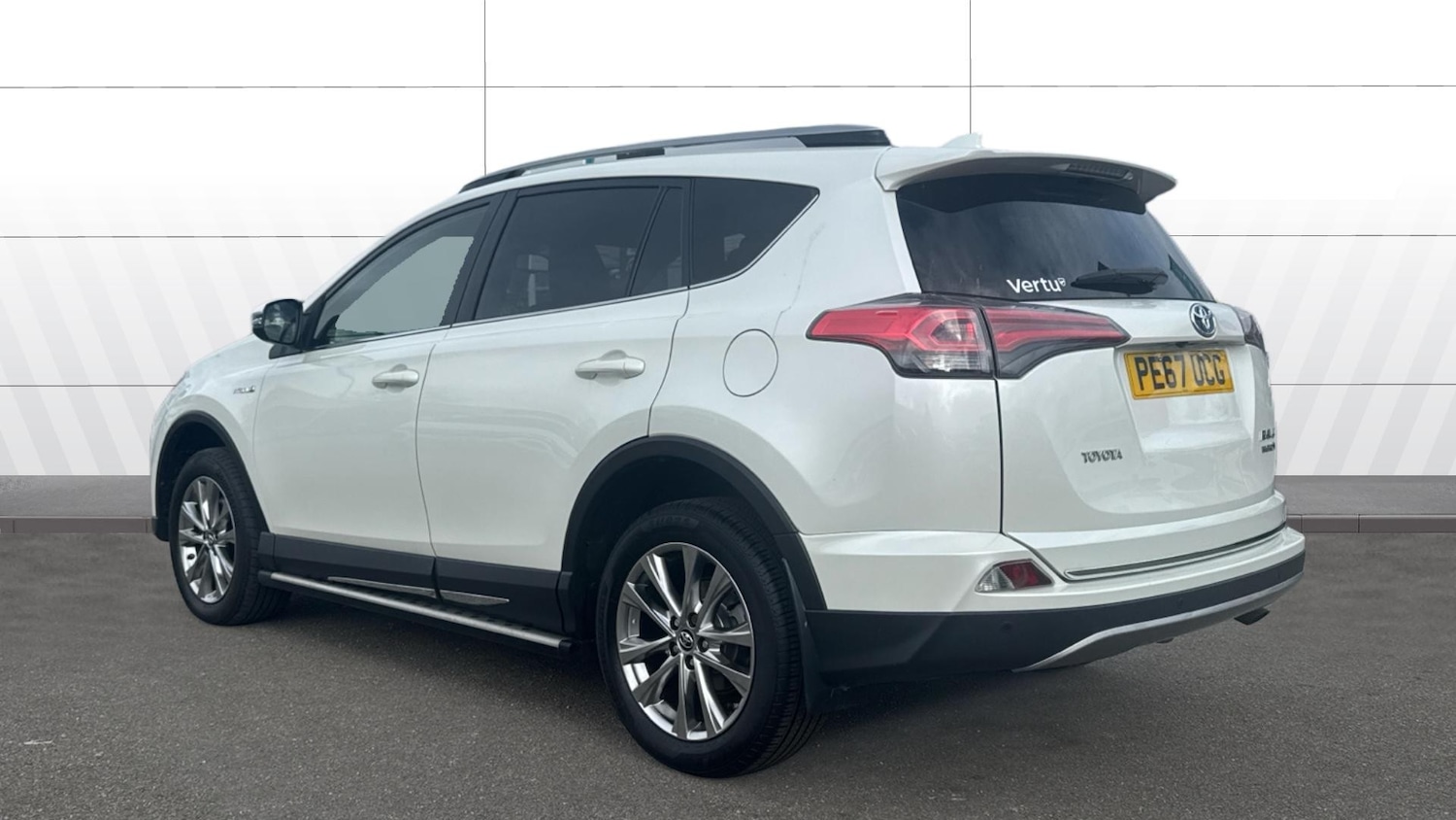 Used Toyota RAV4 2017 for sale - 77803512: Photo 2