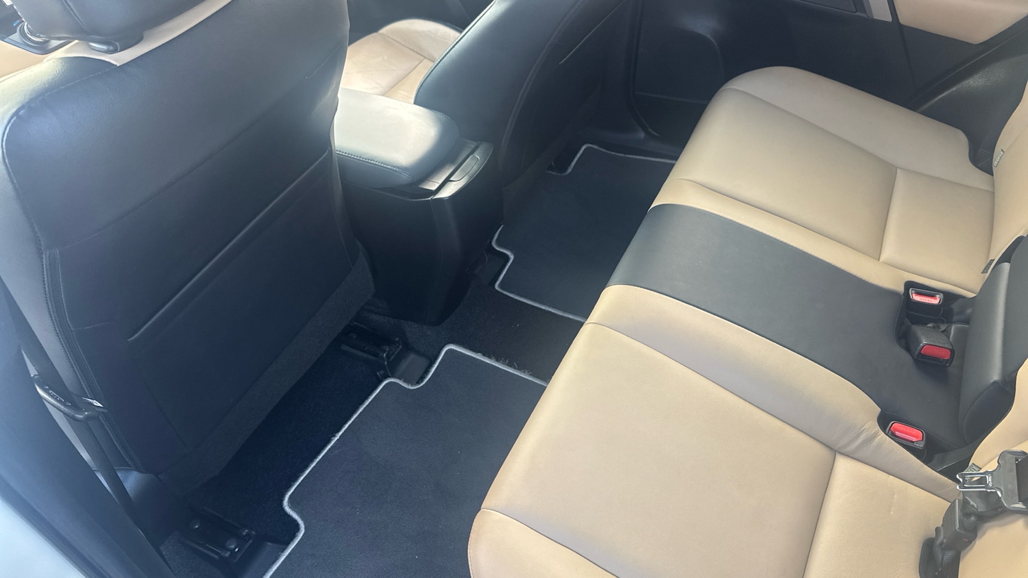 Used Toyota RAV4 2017 for sale - 77803512: Photo 26