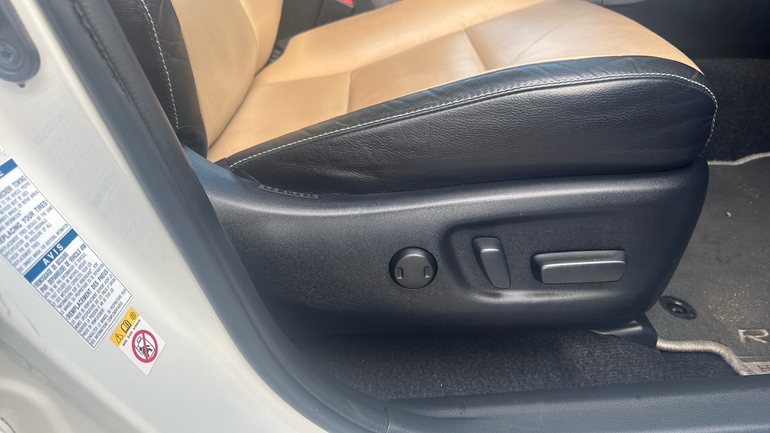 Used Toyota RAV4 2017 for sale - 77803512: Photo 32