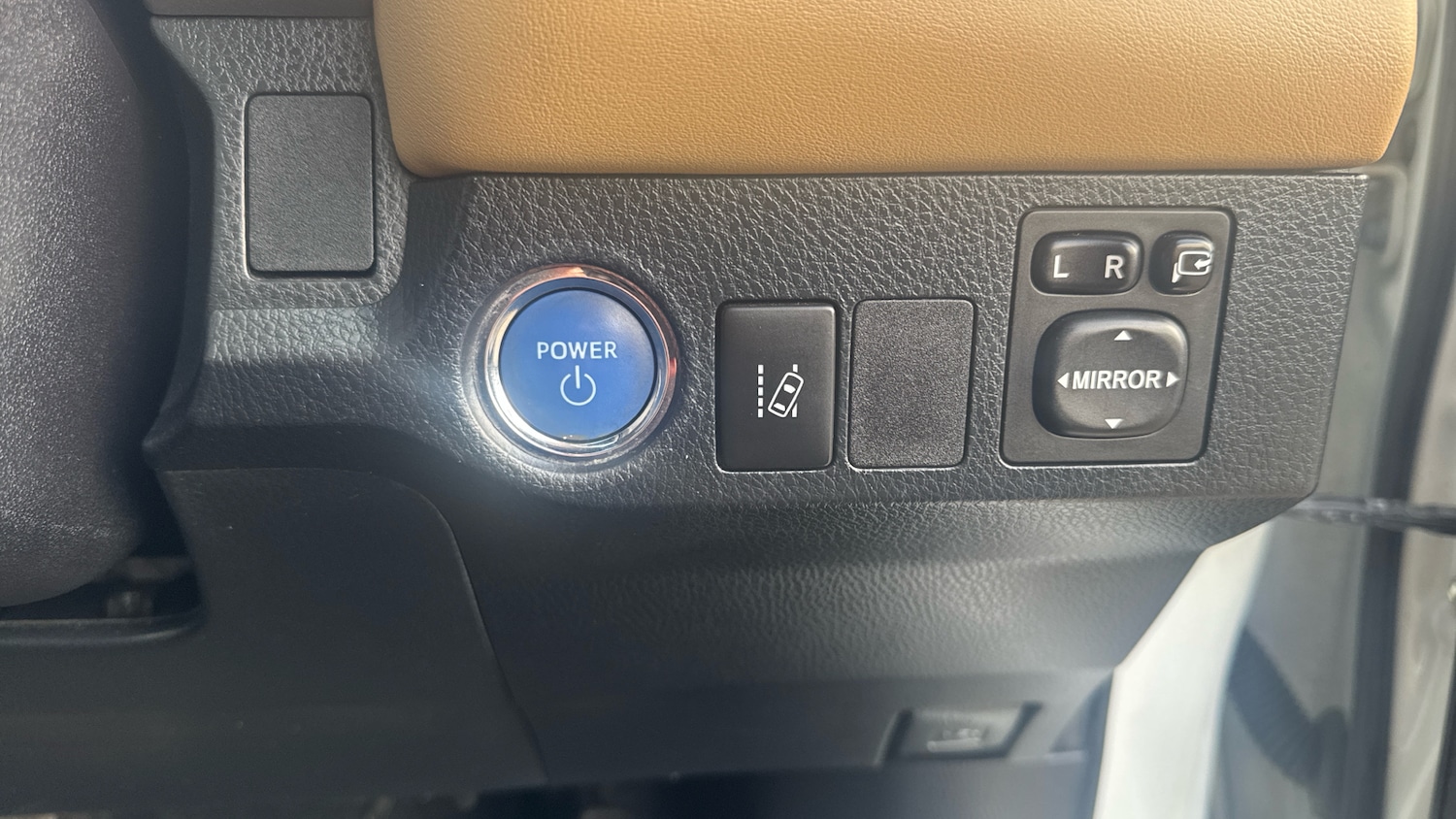 Used Toyota RAV4 2017 for sale - 77803512: Photo 34