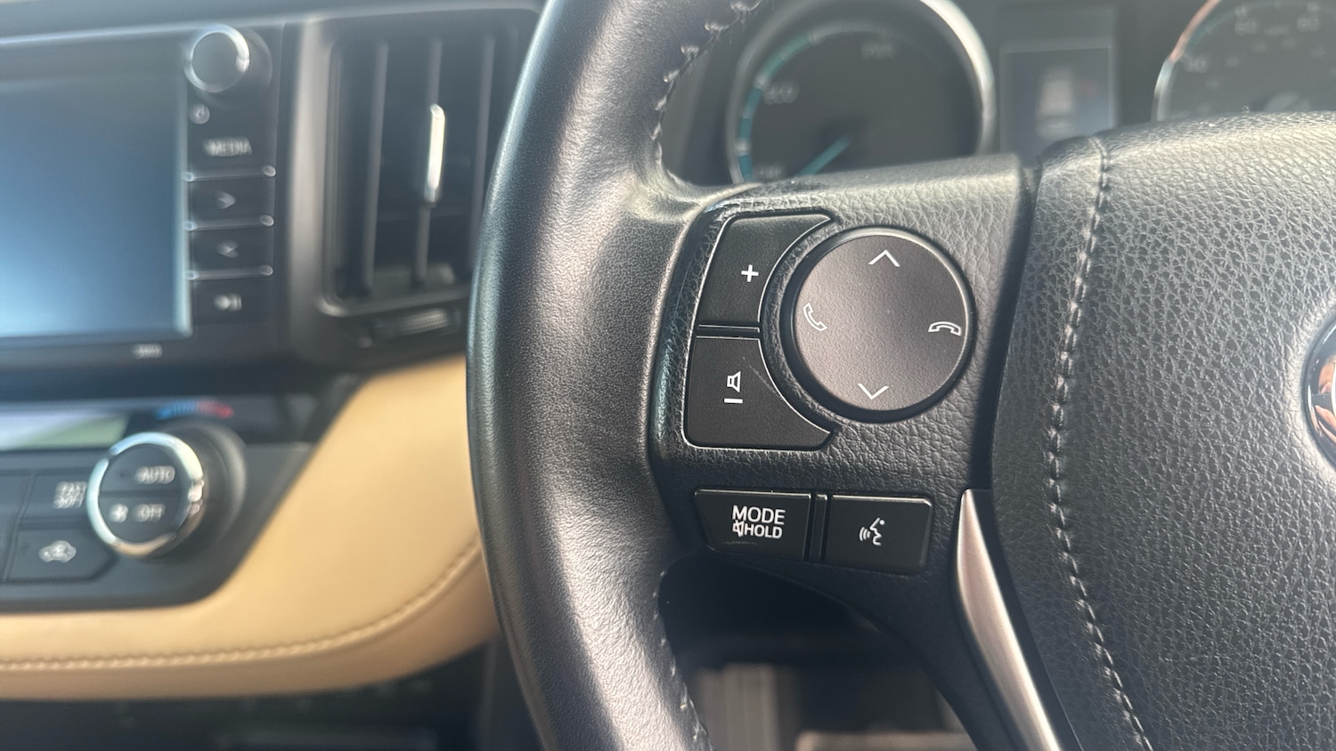 Used Toyota RAV4 2017 for sale - 77803512: Photo 39