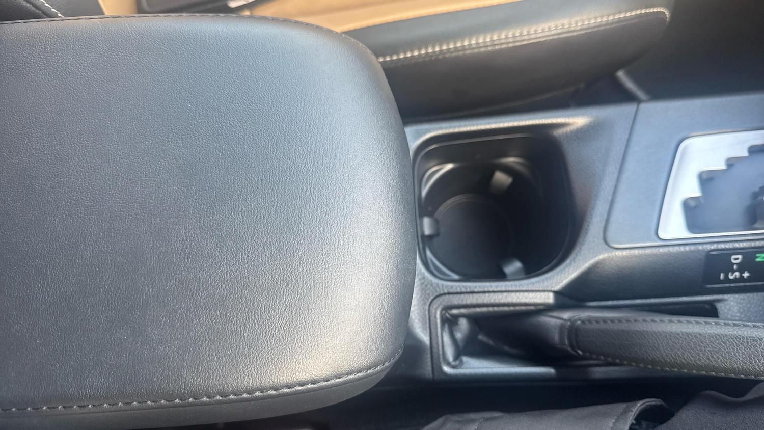 Used Toyota RAV4 2017 for sale - 77803512: Photo 46