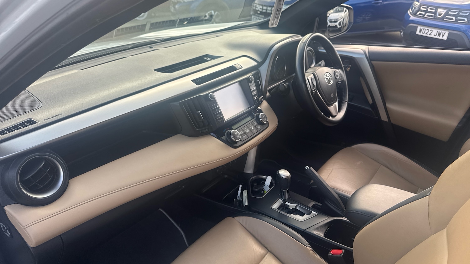 Used Toyota RAV4 2017 for sale - 77803512: Photo 9