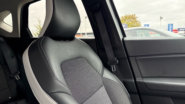 Used Renault Captur 2022 for sale - 76129296: Photo 31