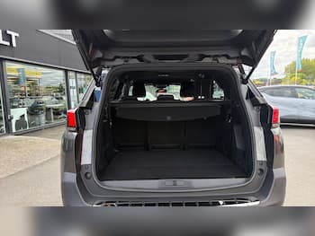 Used Peugeot 5008 2023 for sale - 79776096: Photo