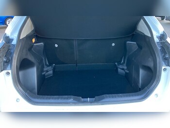 Used Toyota Yaris Cross 2022 for sale - 77026024: Photo