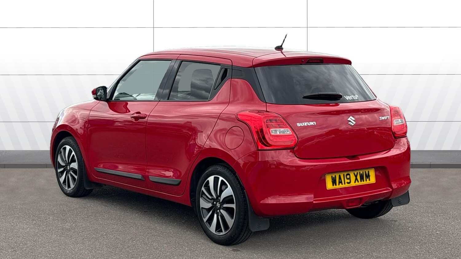 Used Suzuki Swift 2019 for sale - 76045922: Photo 2