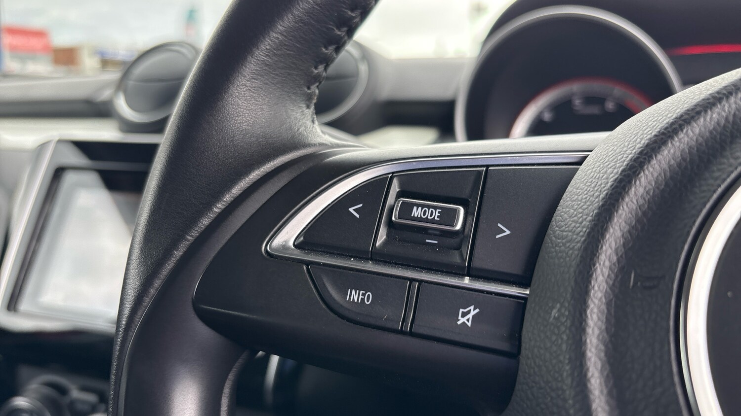 Used Suzuki Swift 2019 for sale - 76045922: Photo 21