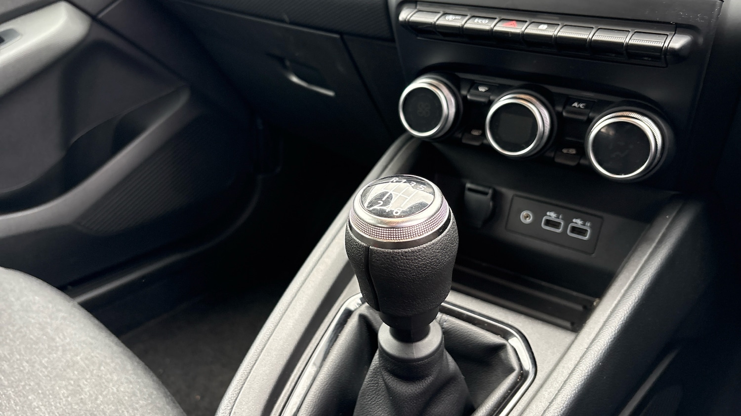 Used Renault Clio 2023 for sale - 76287903: Photo 13