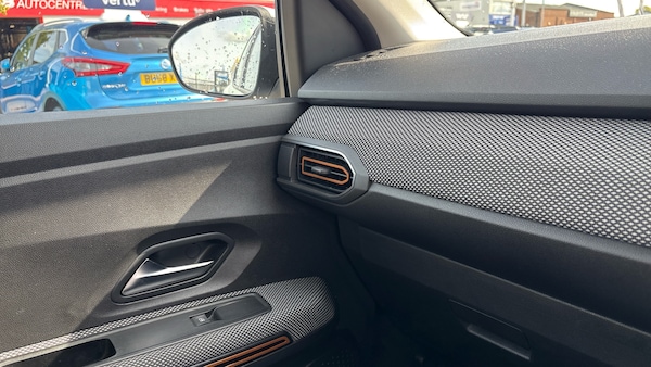 Used Dacia Sandero Stepway 2021 for sale - 76220687: Photo 27