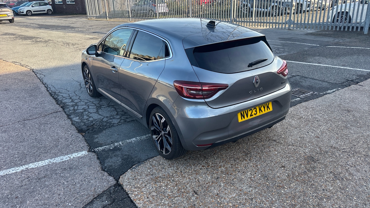 Used Renault Clio 2023 for sale - 76817400: Photo 25