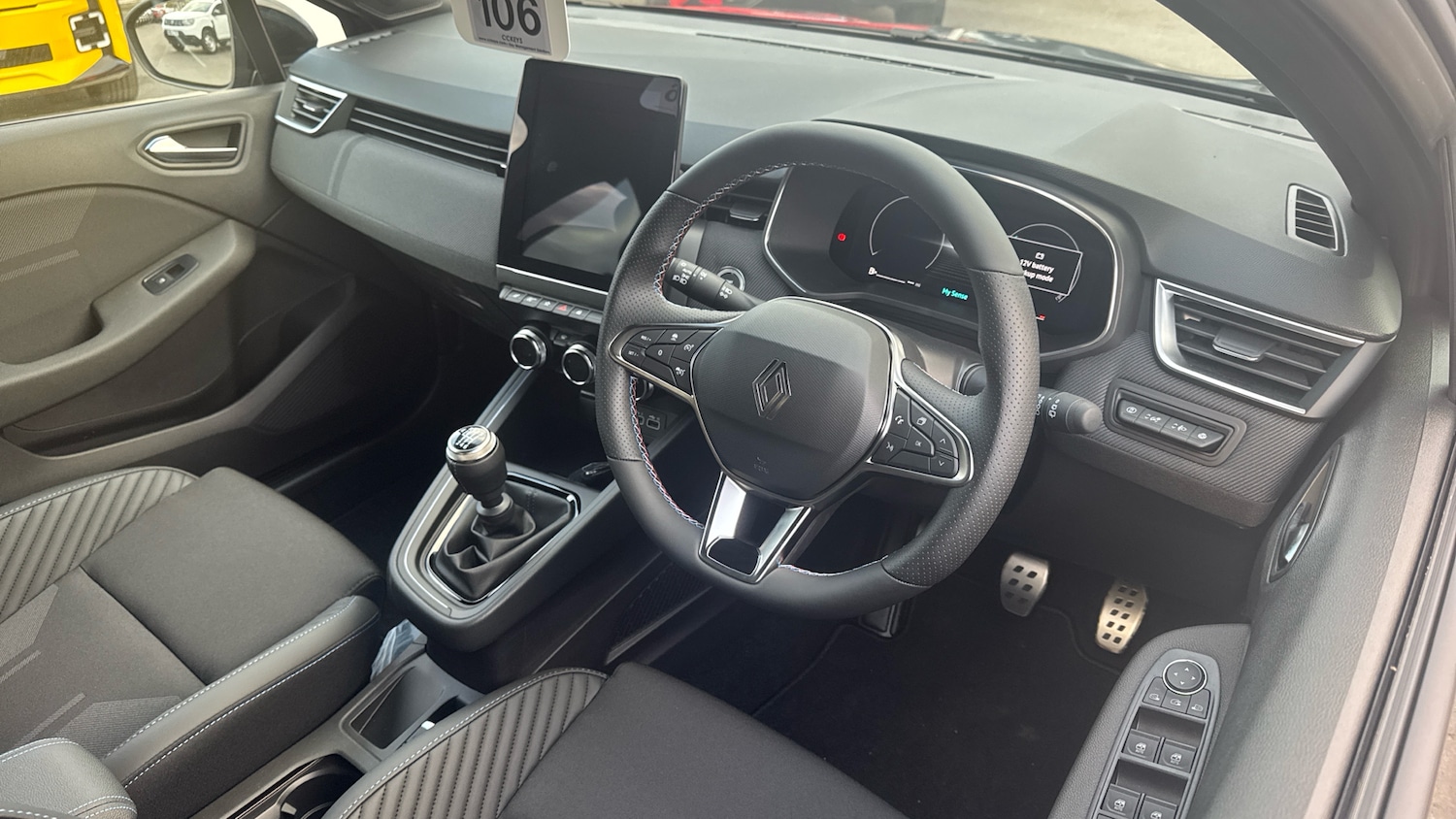 Used Renault Clio 2025 for sale - 76532049: Photo 11