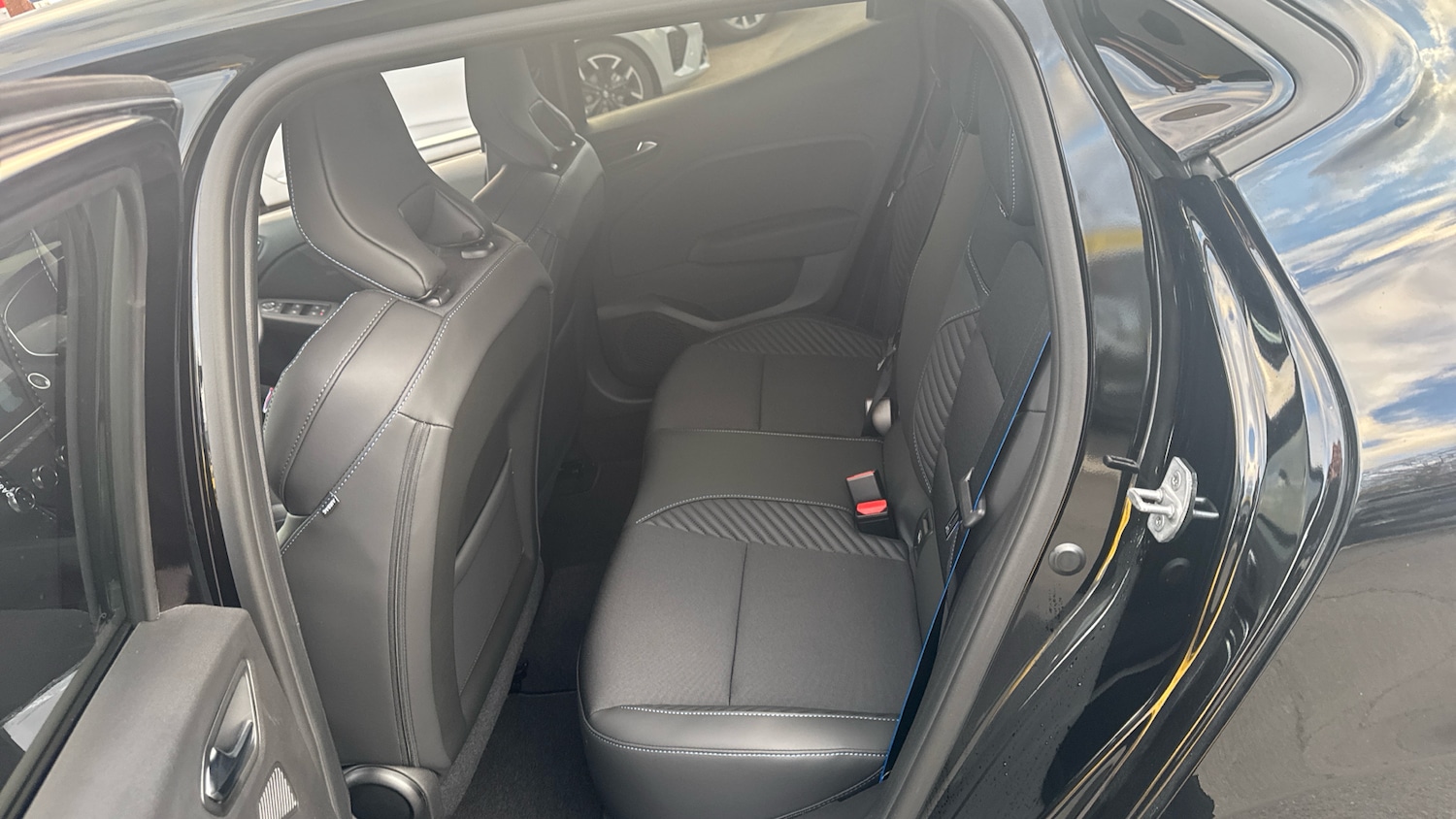 Used Renault Clio 2025 for sale - 76532049: Photo 16