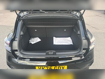 Used Renault Clio 2025 for sale - 76532049: Photo