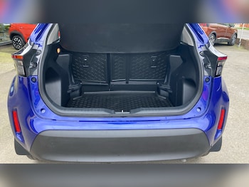 Used Toyota Yaris Cross 2023 for sale - 77840129: Photo