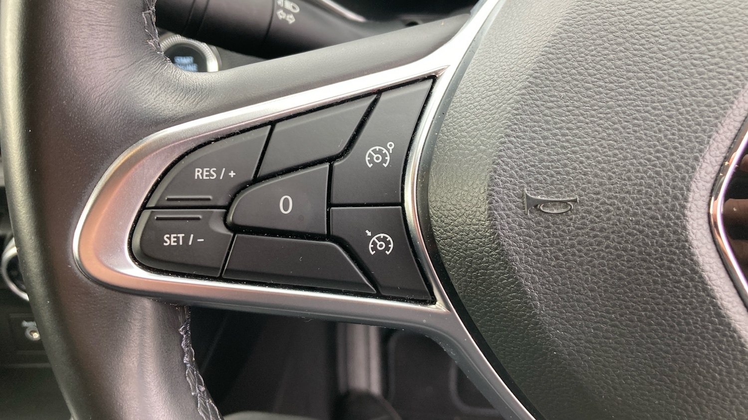 Used Renault Captur 2021 for sale - 77848786: Photo 30