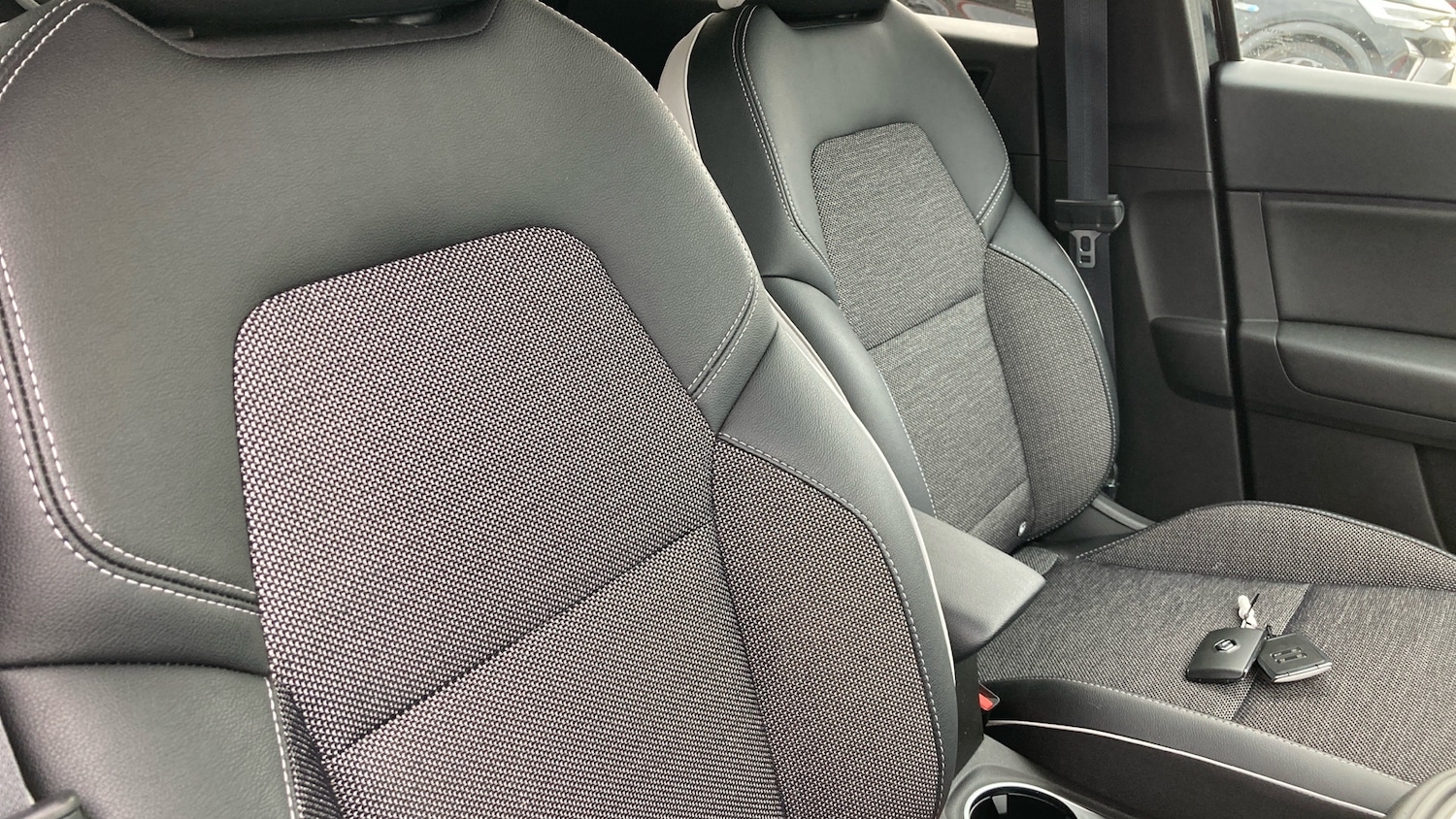 Used Renault Captur 2021 for sale - 77848786: Photo 45